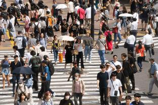 高效输出！字母哥半场13中8砍17分8板 正负值+9